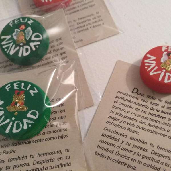 Jugo de 6 Imanes Navideños con Tapas Plásticas Reciclada