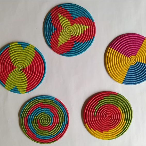Regalos Colombianos / Portavasos / Artesanias Frasilgo/ Cesteria Rollo - Guacamayas